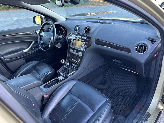 Ford Mondeo 12 of 24