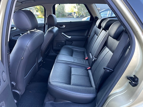 Ford Mondeo 13 of 24