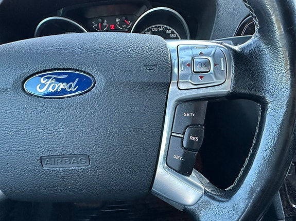 Ford Mondeo 18 of 24