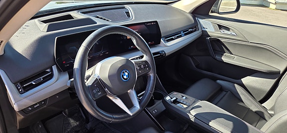 BMW iX1 9 of 14