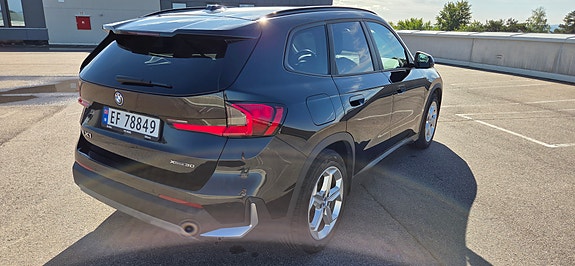 BMW iX1 6 of 14
