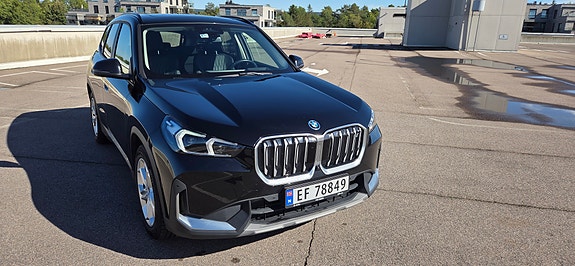 BMW iX1 2 of 14