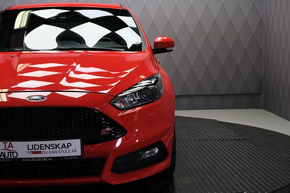 Ford Focus 18 of 30