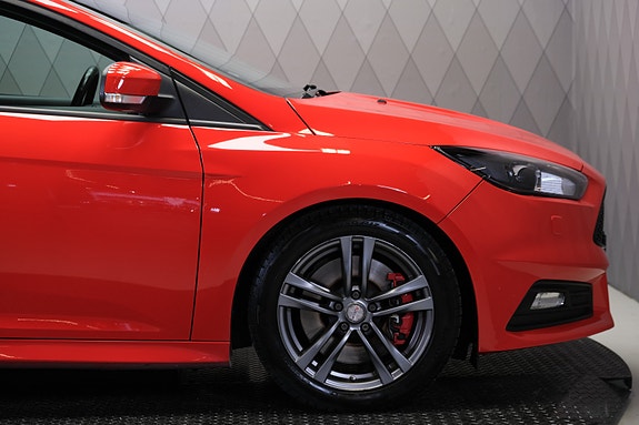 Ford Focus 9 of 30