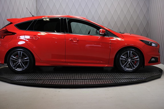 Ford Focus 7 of 30