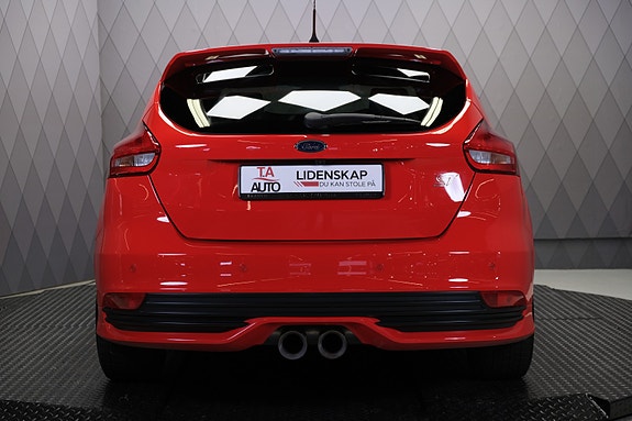 Ford Focus 10 of 30