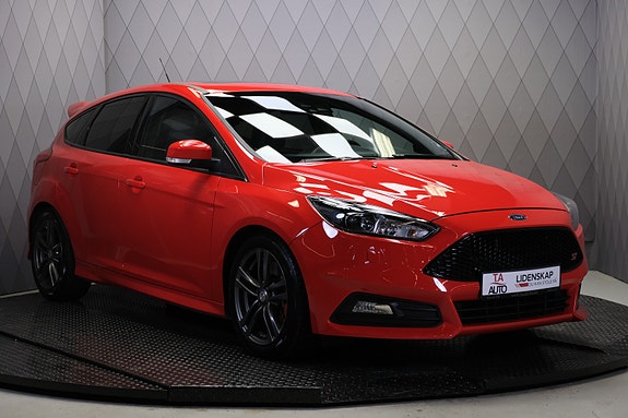 Ford Focus 2 of 30