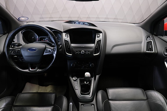 Ford Focus 21 of 30