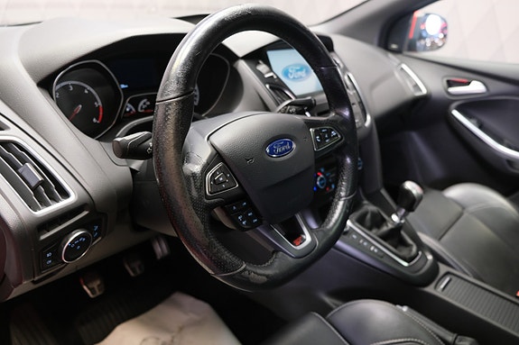 Ford Focus 19 of 30