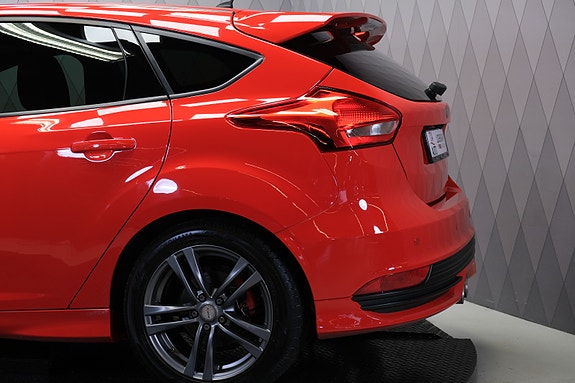 Ford Focus 14 of 30
