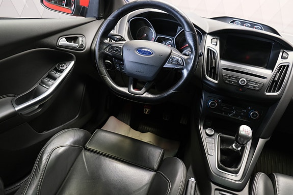 Ford Focus 22 of 30