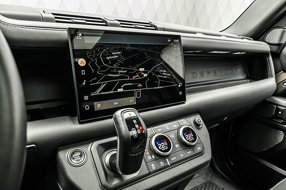 Land Rover Defender 110 30 of 30
