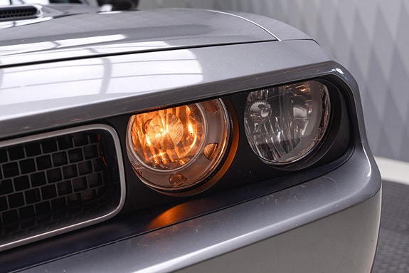 Dodge Challenger 5 of 30
