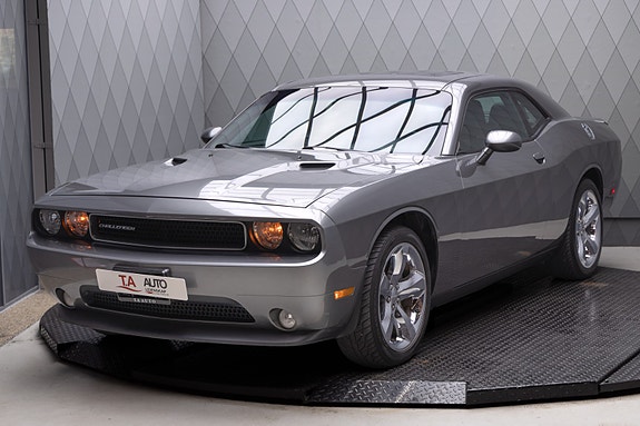 Dodge Challenger 3 of 30