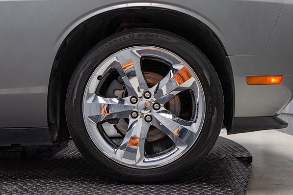 Dodge Challenger 13 of 30