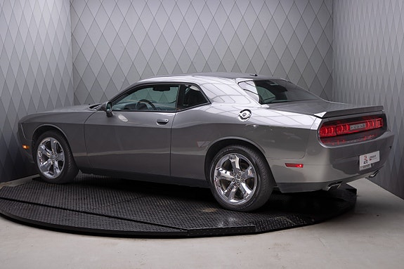 Dodge Challenger 7 of 30