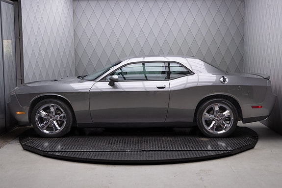 Dodge Challenger 8 of 30