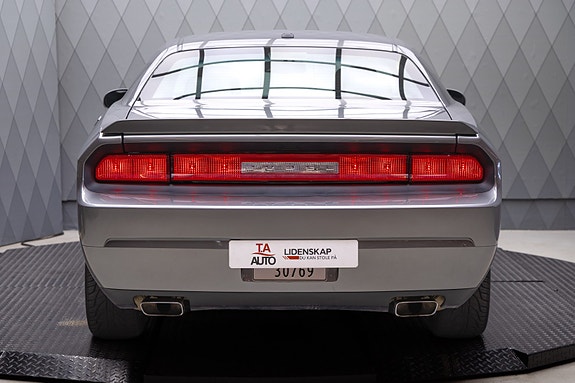 Dodge Challenger 6 of 30