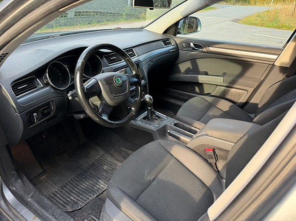 Skoda Superb 14 of 22
