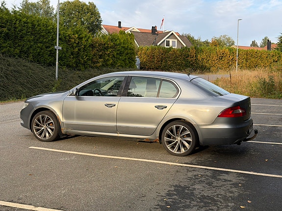 Skoda Superb 9 of 22