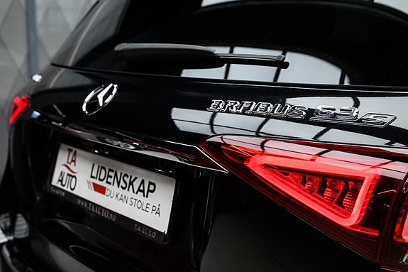 Mercedes-Benz GLE63 11 of 30