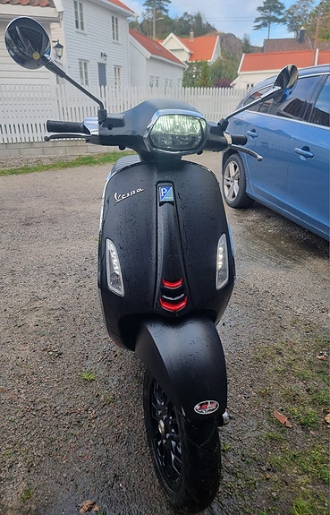 Vespa Sprint 125 2 of 12