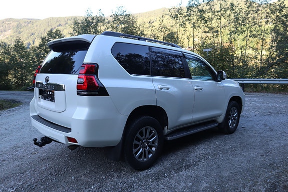 Toyota Land Cruiser 7 of 30