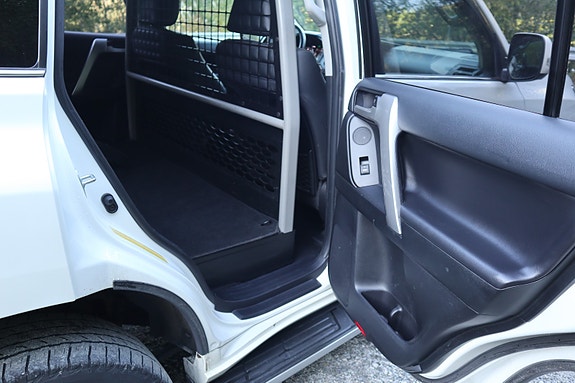 Toyota Land Cruiser 21 of 30