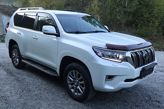Toyota Land Cruiser 2 of 30