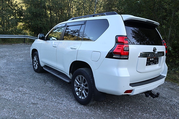 Toyota Land Cruiser 10 of 30