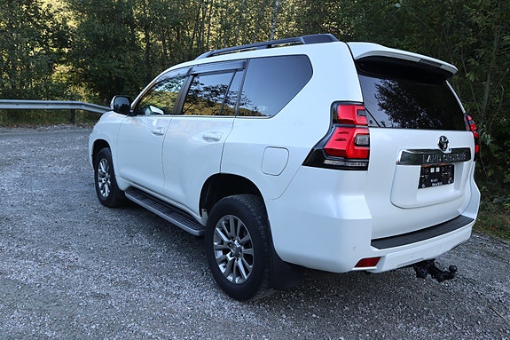 Toyota Land Cruiser 9 of 30
