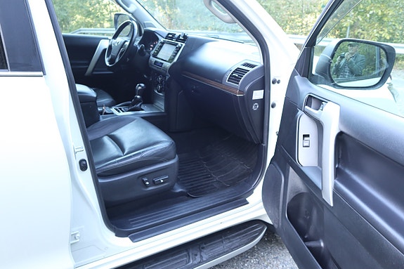Toyota Land Cruiser 24 of 30