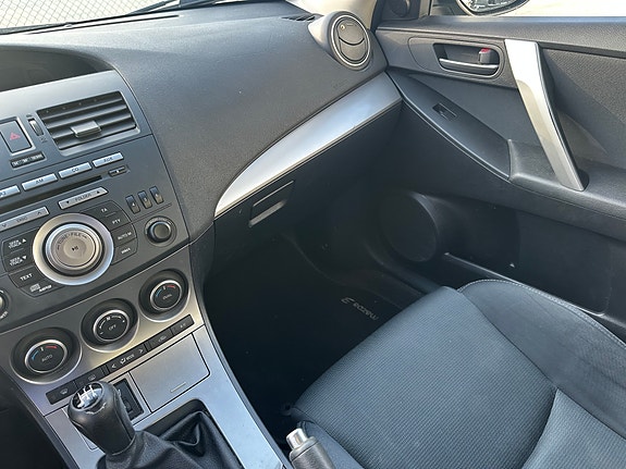 Mazda 3 8 of 14