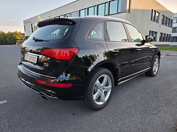 Audi Q5 2 of 19
