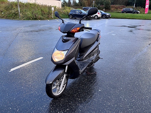 Yamaha Cygnus X 125 3 of 6