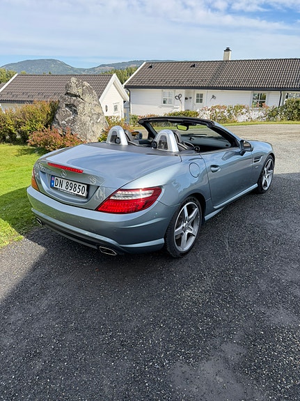 Mercedes-Benz SLK200 9 of 15