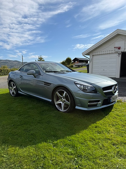 Mercedes-Benz SLK200 2 of 15
