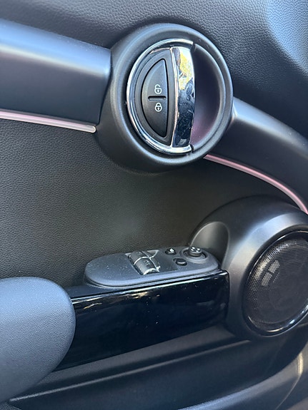 MINI Cooper SE 13 of 30
