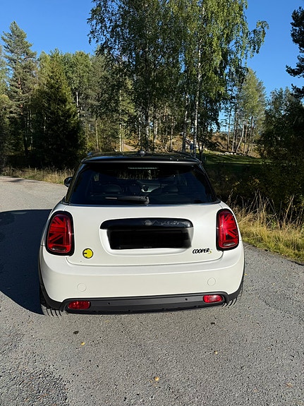 MINI Cooper SE 8 of 30