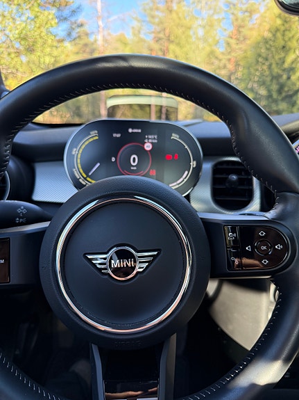 MINI Cooper SE 17 of 30