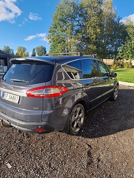 Ford S-MAX 9 of 14