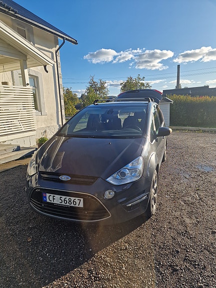 Ford S-MAX 2 of 14