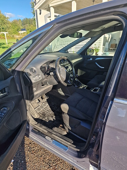 Ford S-MAX 3 of 14