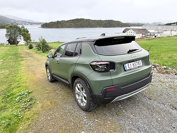 Jeep Avenger 2 of 9