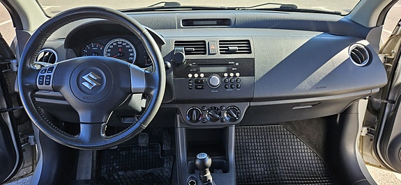 Suzuki Swift 9 of 14