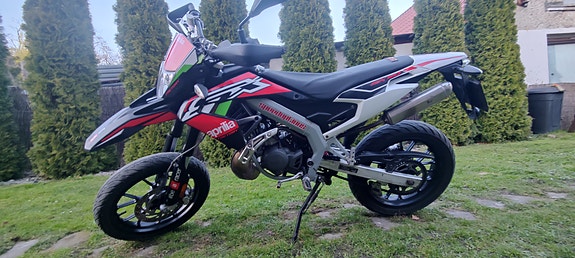Aprilia SX 50 Factory 2T 2 of 6