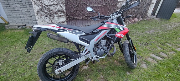 Aprilia SX 50 Factory 2T 3 of 6