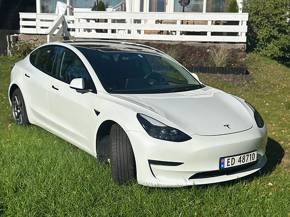 Tesla Model 3 2 of 27
