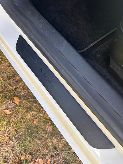 Tesla Model 3 5 of 27