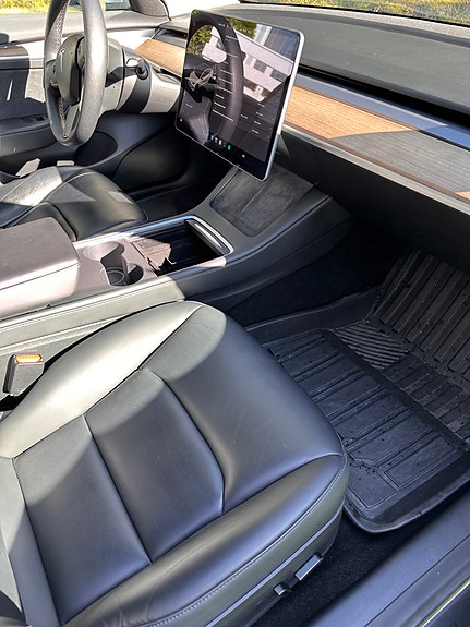 Tesla Model 3 20 of 27